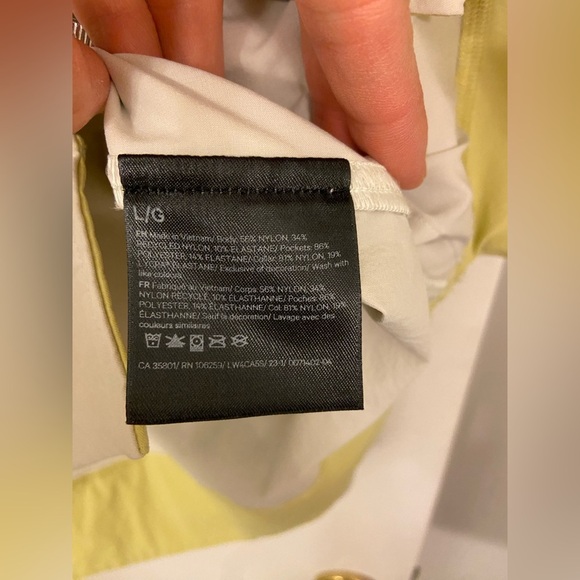 Lululemon Cinch Waist Stretch Shirt Jacket Bone Size Large - Picture 9 of 9